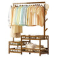 Moderne entreehal boom houten planken kleerhanger hal kapstok