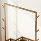 Moderne entreehal boom houten planken kleerhanger hal kapstok