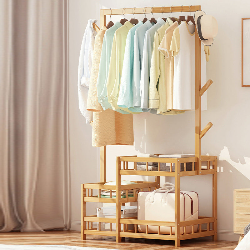Moderne entreehal boom houten planken kleerhanger hal kapstok