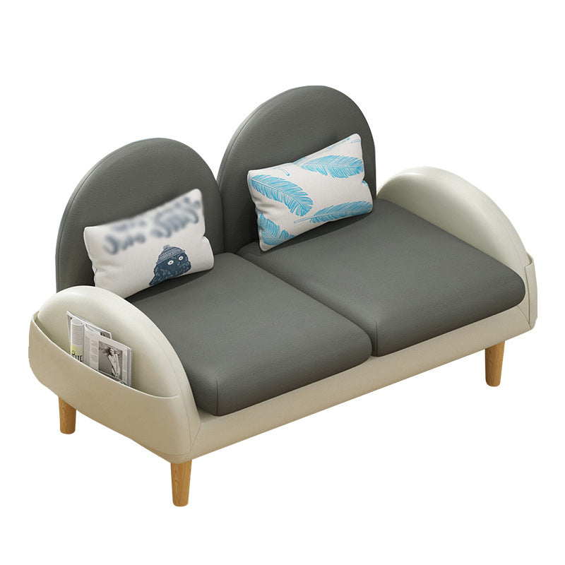 Divano retro con cuscino in pelle finta con spazio per soggiorno e appartamento