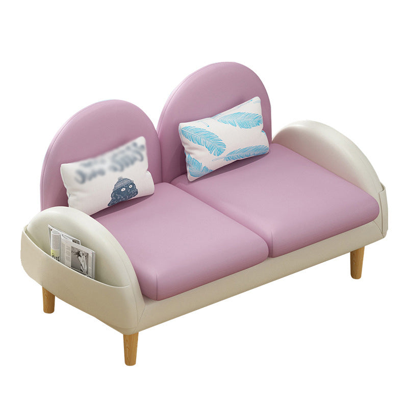 Divano retro con cuscino in pelle finta con spazio per soggiorno e appartamento