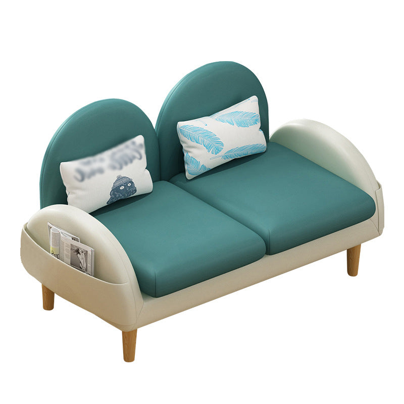 Divano retro con cuscino in pelle finta con spazio per soggiorno e appartamento