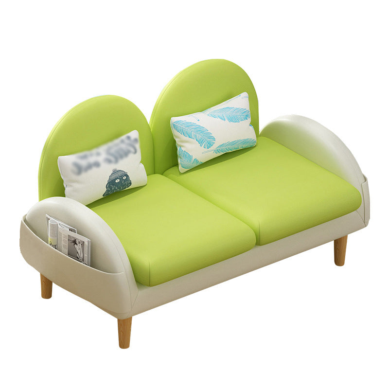 Divano retro con cuscino in pelle finta con spazio per soggiorno e appartamento