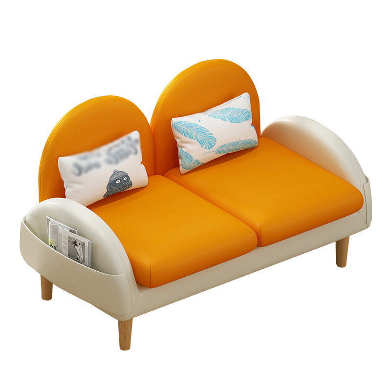 Divano retro con cuscino in pelle finta con spazio per soggiorno e appartamento