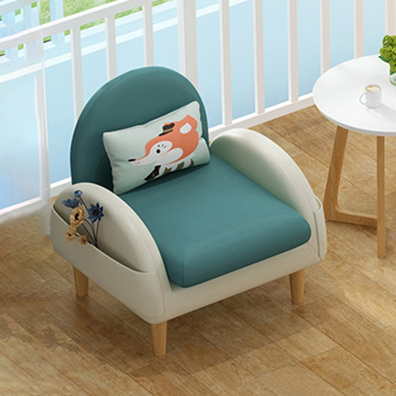 Divano retro con cuscino in pelle finta con spazio per soggiorno e appartamento