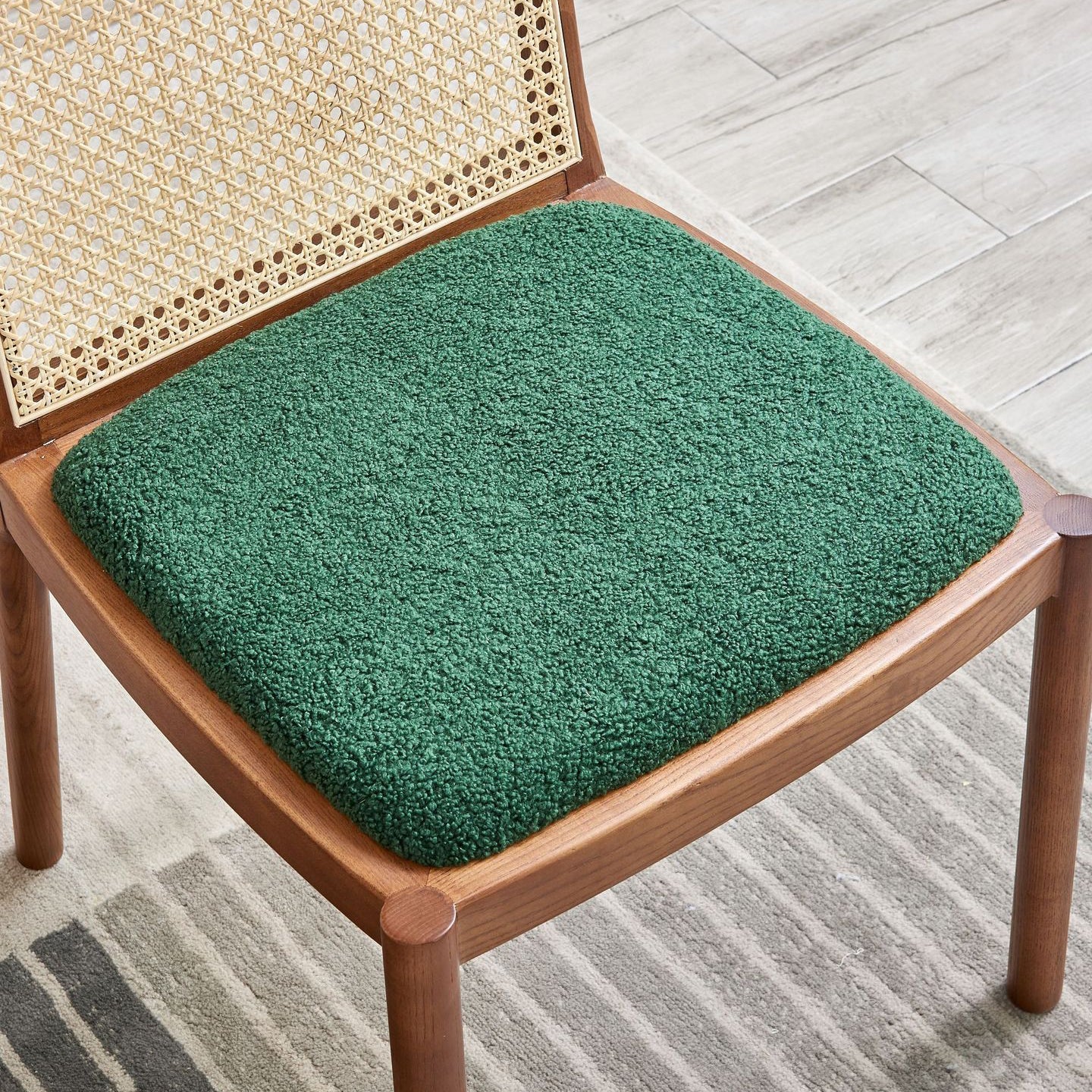 Sedia da pranzo imbottita tradizionale sedia in legno massiccio