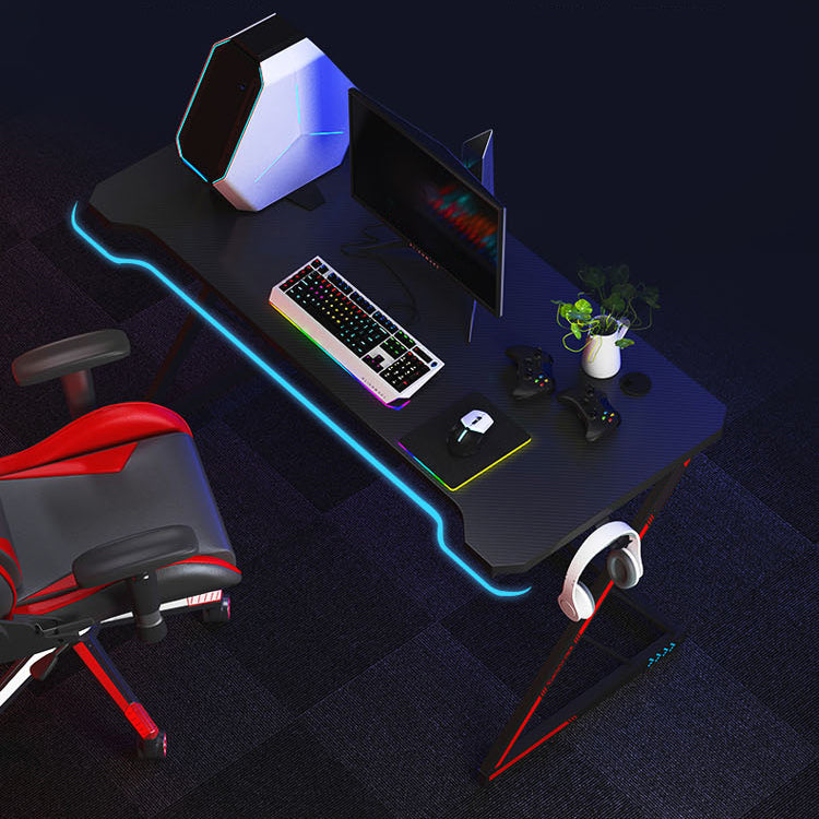 Escritorio de dormitorio de color negro con mesa de acero