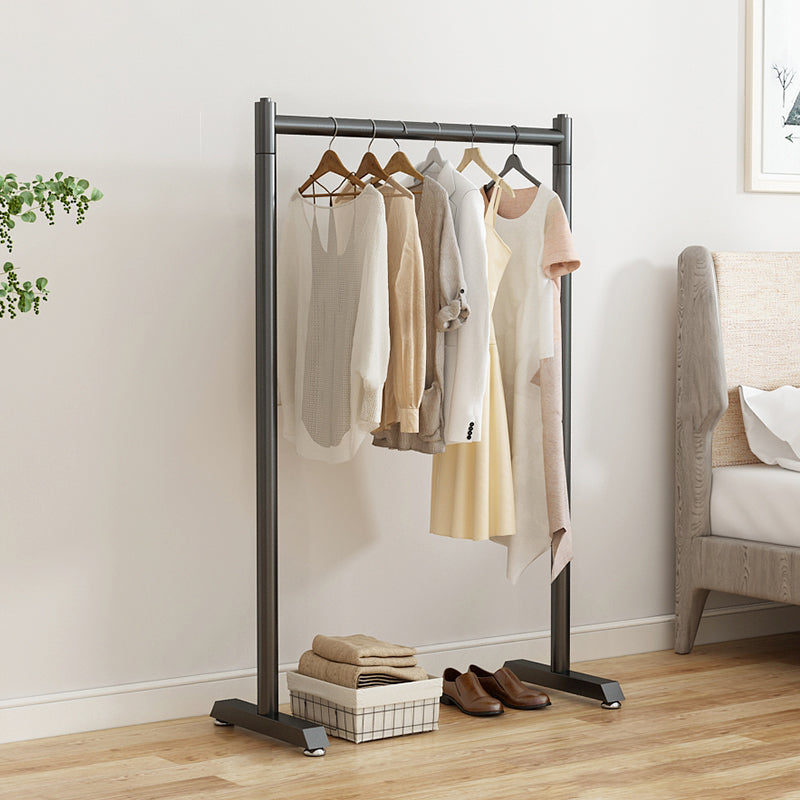 Armadiet in acciaio inossidabile a armadio aperto in stile contemporaneo con asta di abbigliamento