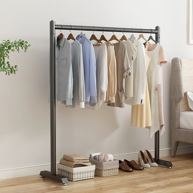 Armadiet in acciaio inossidabile a armadio aperto in stile contemporaneo con asta di abbigliamento