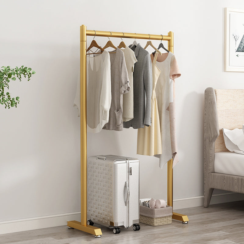 Armadiet in acciaio inossidabile a armadio aperto in stile contemporaneo con asta di abbigliamento