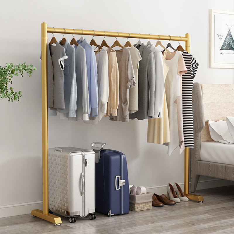 Armadiet in acciaio inossidabile a armadio aperto in stile contemporaneo con asta di abbigliamento