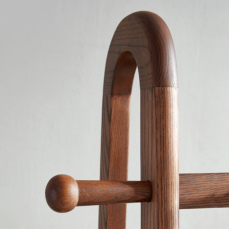 Brown in stile contemporaneo armadio cenere di cenere armadio aperto con asta di abbigliamento