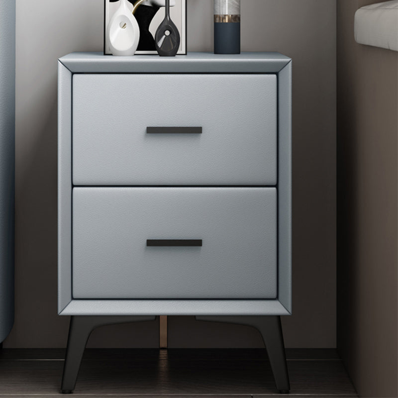 Leder Nachttisch mit 4 schwarzen Beinen glamourösem Nachttisch mit Schubladen