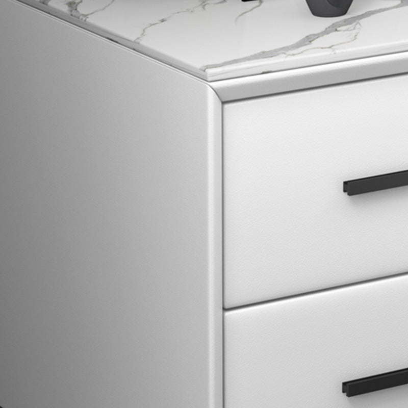 Leder Nachttisch mit 4 schwarzen Beinen glamourösem Nachttisch mit Schubladen