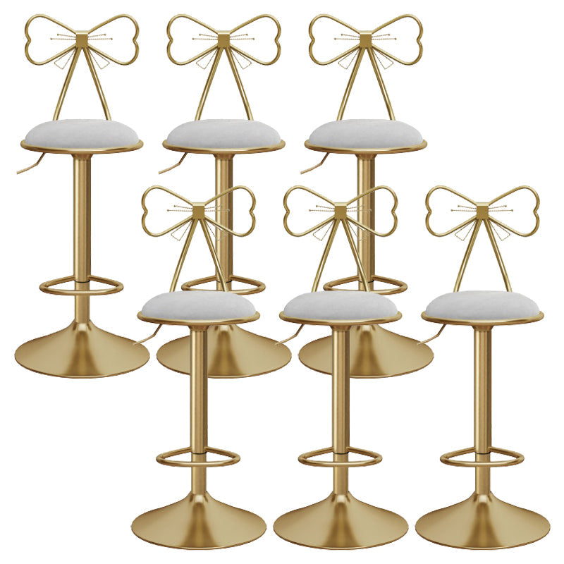 布張りのバースツール調整可能な高さスカンジナビアのカウンターハイトスツール