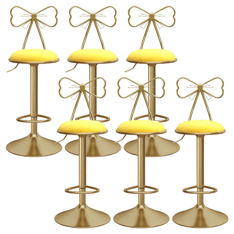 布張りのバースツール調整可能な高さスカンジナビアのカウンターハイトスツール