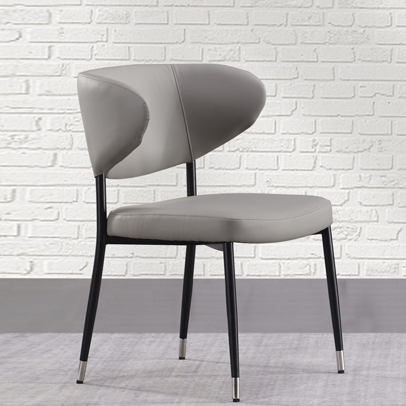 キッチン用のモダンなPUレザーダイニングチェア布張りの腕の椅子