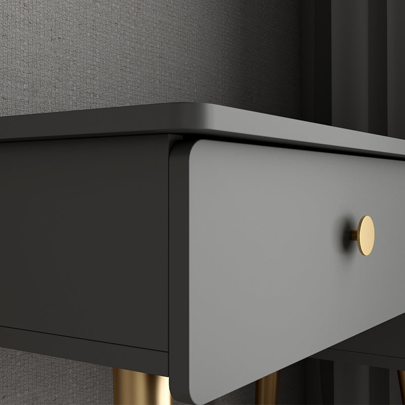 Vanity di trucco in legno/metallo glam con cassetto in grigio per camera da letto