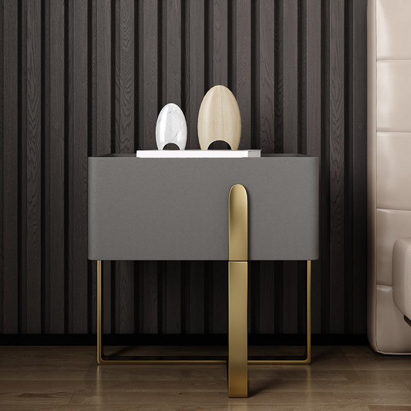 Comodante in pelle glam in pietra top tavolo da notte con un telaio metallico