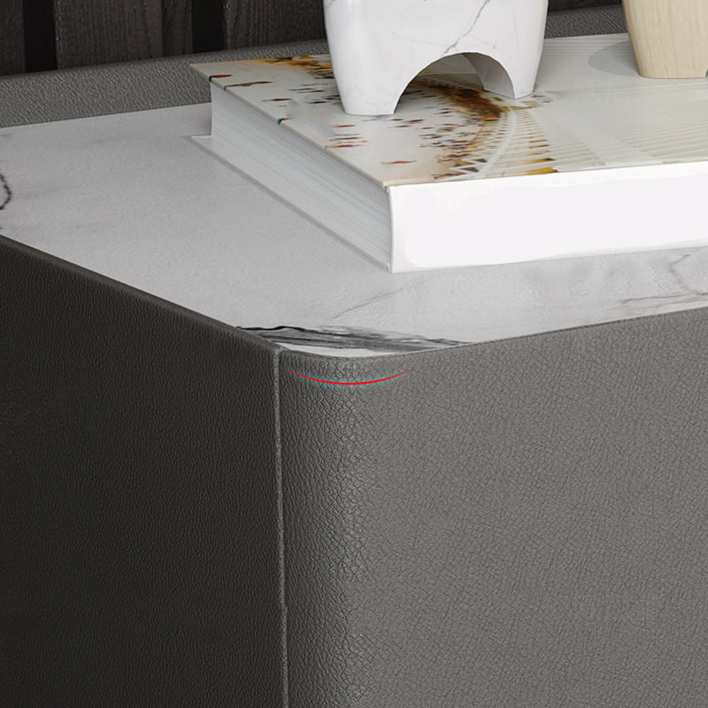 Comodante in pelle glam in pietra top tavolo da notte con un telaio metallico