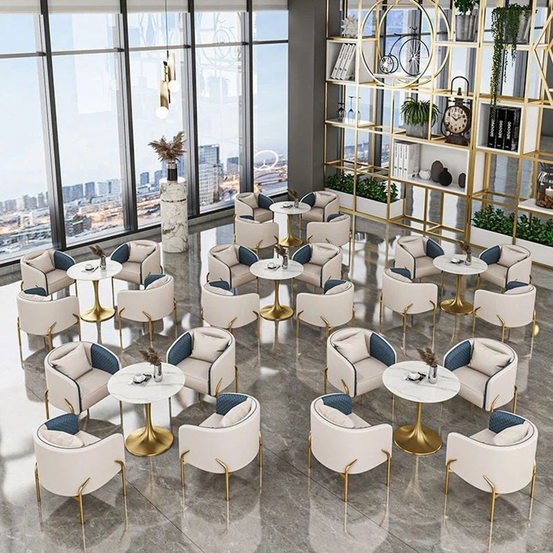 Standaard bank 22,83 "D x 27,55" H hellende armbank met gouden benen voor woonkamer