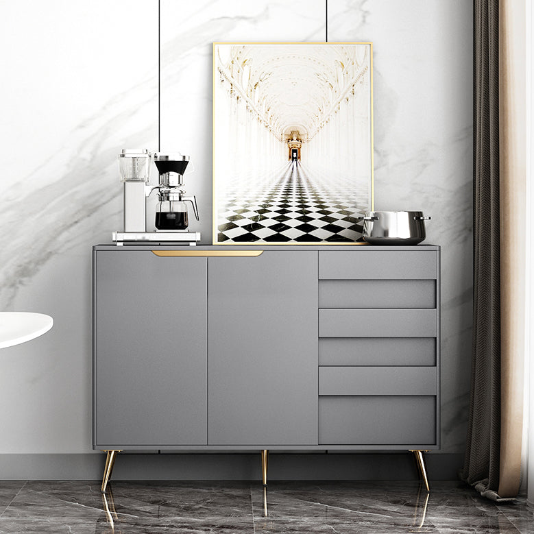 Credenza in legno ingegnerizzato a 3 cassetti ingegneri moderni rilancio regolabili per soggiorno