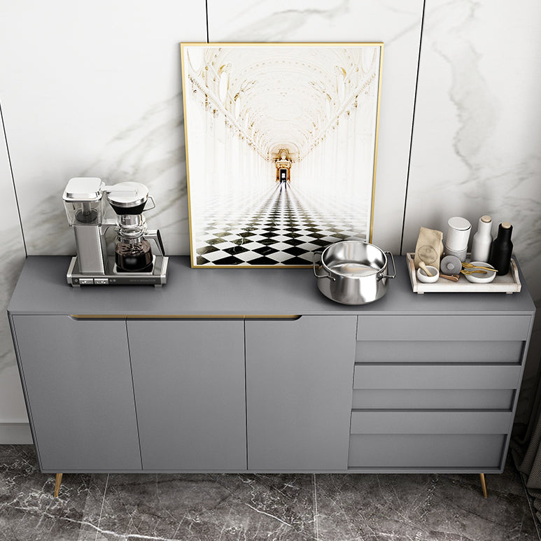 Credenza in legno ingegnerizzato a 3 cassetti ingegneri moderni rilancio regolabili per soggiorno