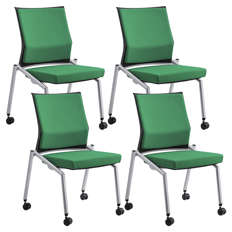 Silla de conferencia de plástico y nylon moderna con silla de oficina en casa en el centro de atrás