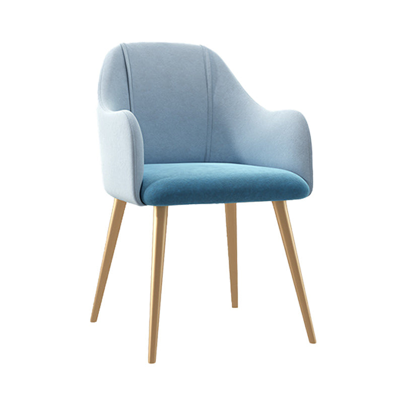 グラムダイニングアーム椅子布張りの腕の椅子と家のための金色の脚