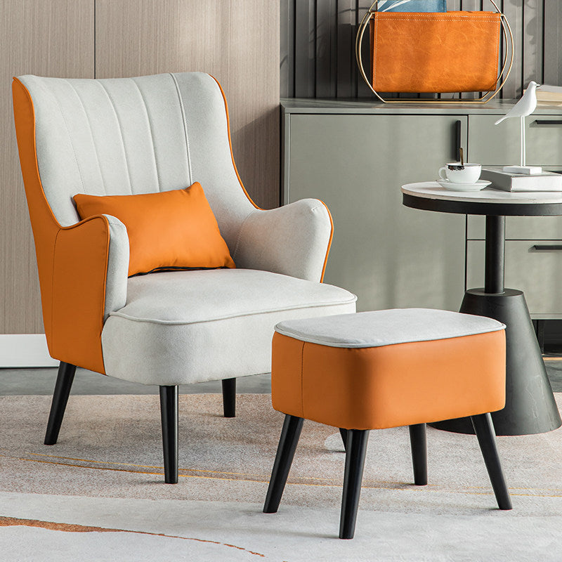 Sedia a braccio inclinata con cuscino posteriore e quattro gamba di base per soggiorno