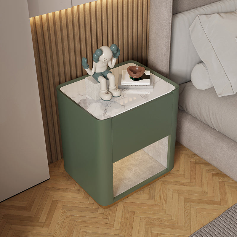 Moderna de madera maciza y cajón nocturno de pizarra.