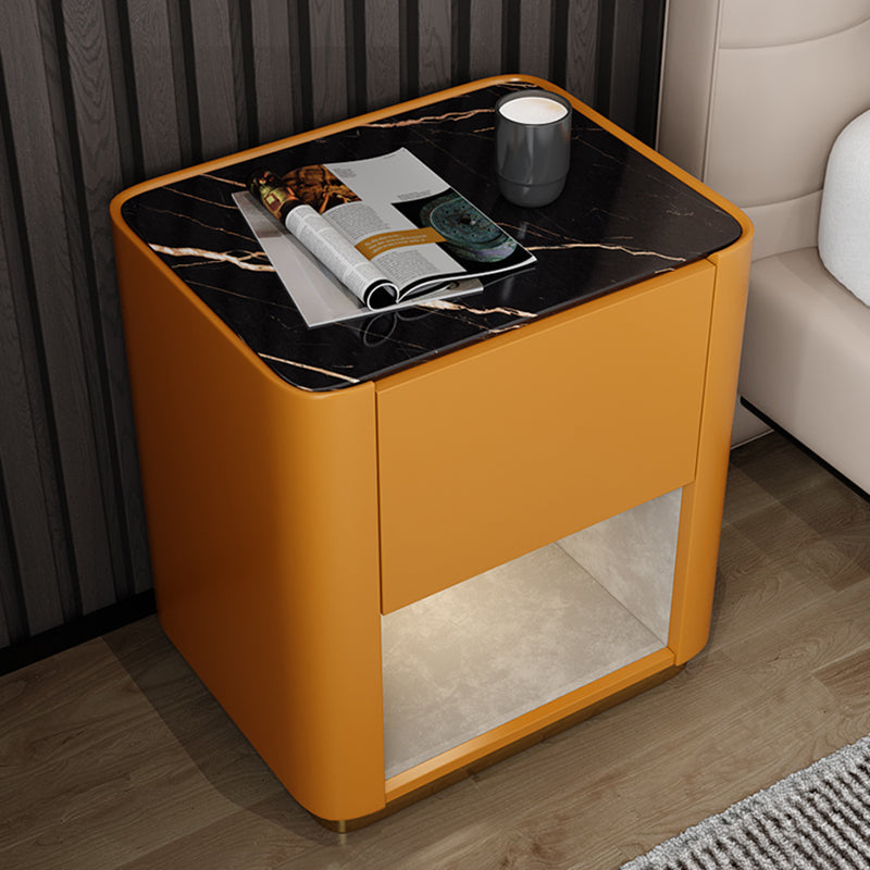 Moderna de madera maciza y cajón nocturno de pizarra.