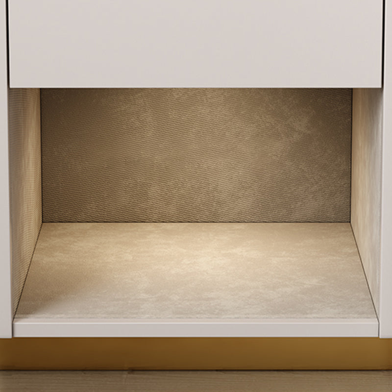 Moderna de madera maciza y cajón nocturno de pizarra.