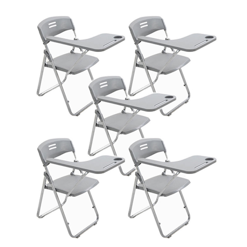 Silla de escritorio de plástico y metal moderna con silla de oficina en casa en la mitad de la parte posterior