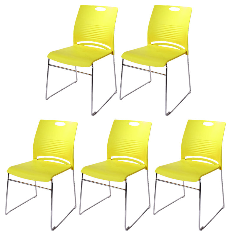 Moderner Konferenzstuhl mit ergonomischer Office -Stuhl im mittleren Rücken mit Metallrahmen