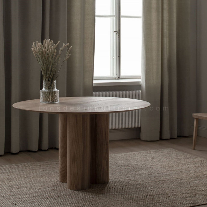 Round Dining Table Modern Wood Color Fixed Table of Pine Solid Wood Clearhalo 'Dining Tables & Seating' 'Dining Tables' 'dining_table' 'furn' 'furn_dining_table' 'Furniture' 'Kitchen & Dining Furniture' 5434137