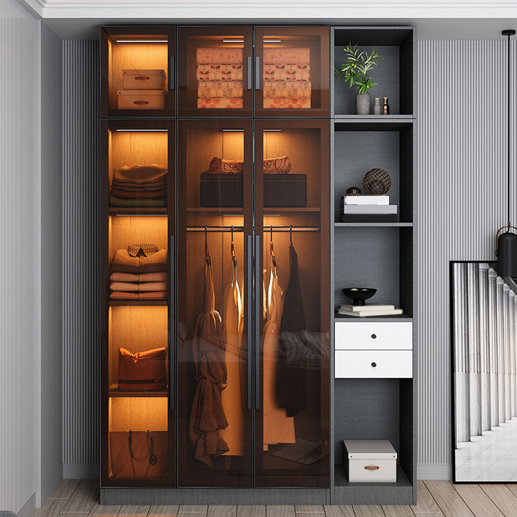 Armoire de garde-robe en verre et en bois placée de garde-robe contemporaine