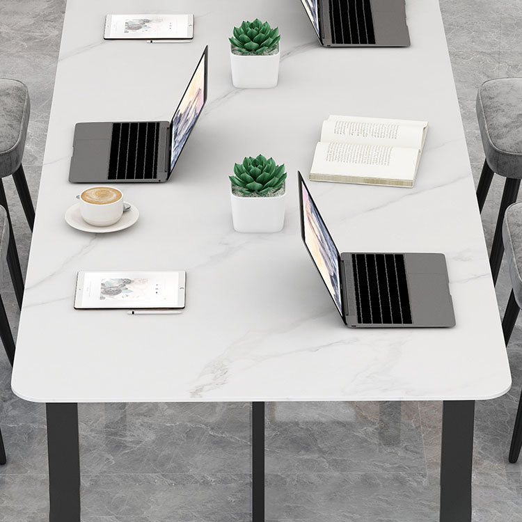メタルベースのあるモダンな長方形のライティングデスク焼結石のオフィスデスク