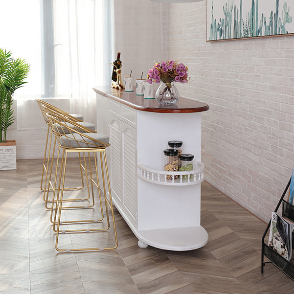 Moderno poggiapiedi poggiapiedi sgabello da bar sul secchio posteriore per caffetteria