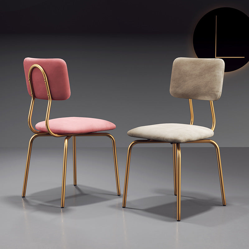 Chaise de salle à manger en faux cuir moderne chaise Parsons en finition mate pour la brasserie