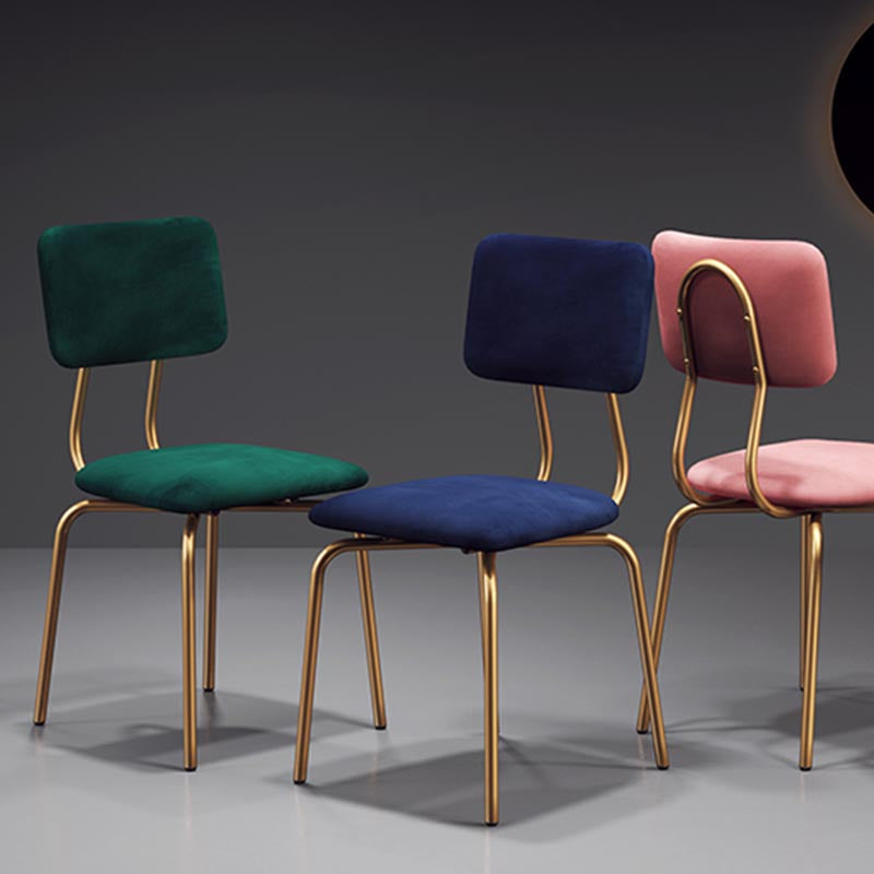 Chaise de salle à manger en faux cuir moderne chaise Parsons en finition mate pour la brasserie