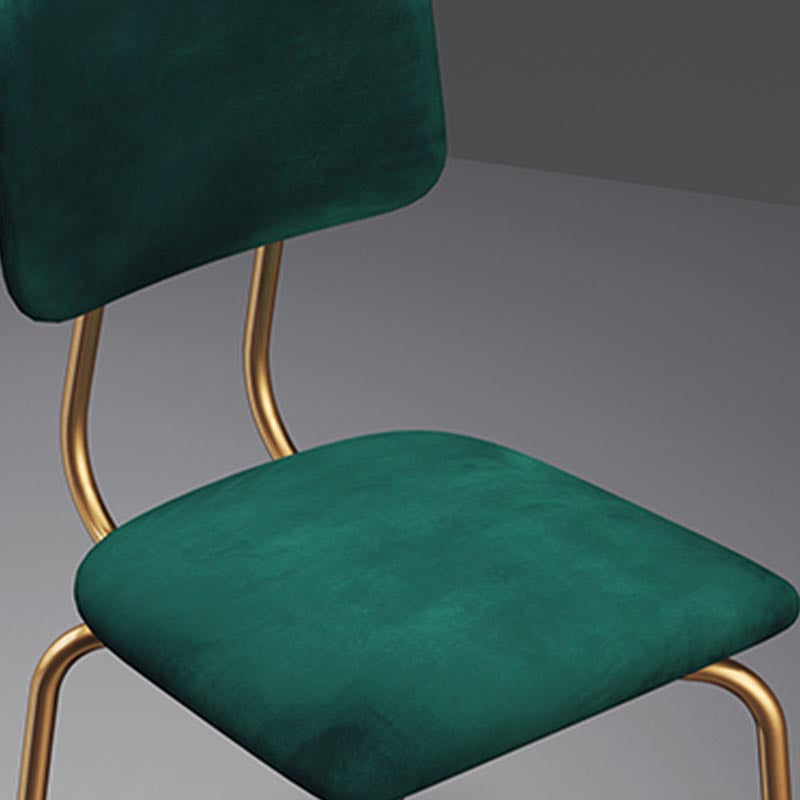 Chaise de salle à manger en faux cuir moderne chaise Parsons en finition mate pour la brasserie