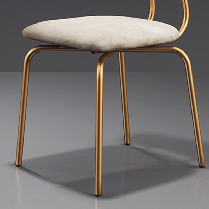 Chaise de salle à manger en faux cuir moderne chaise Parsons en finition mate pour la brasserie