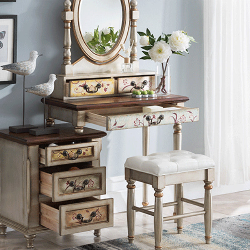 Victoriaanse make -up ijdelheid tafel met laden en ontlasting voor slaapkamer