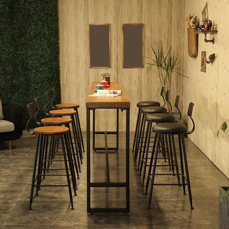 Tavolo da bar rettangolo superiore in legno di pino tavolo da bistrot industriale con base di cavalletto in nero