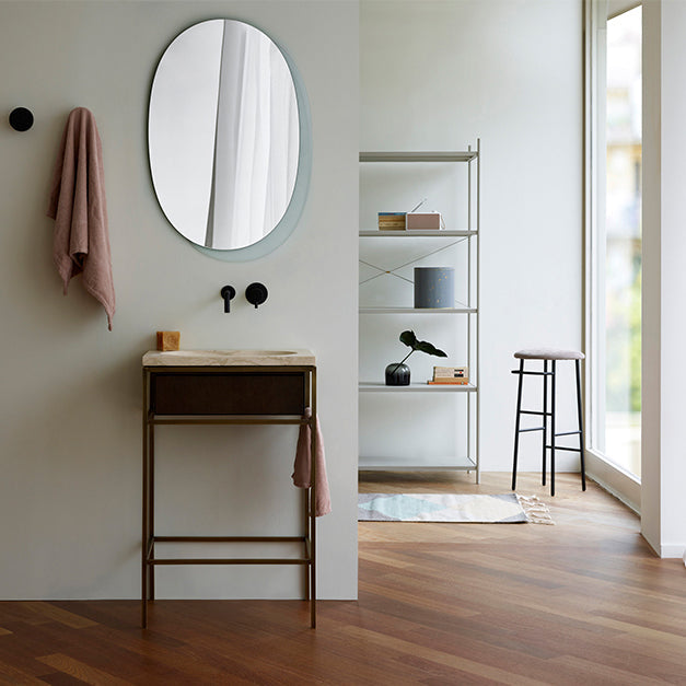 Sgabello da bar in legno con barra rotonda contemporanea con gambe metalliche