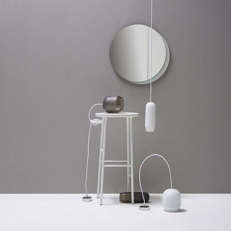 Sgabello da bar in legno con barra rotonda contemporanea con gambe metalliche