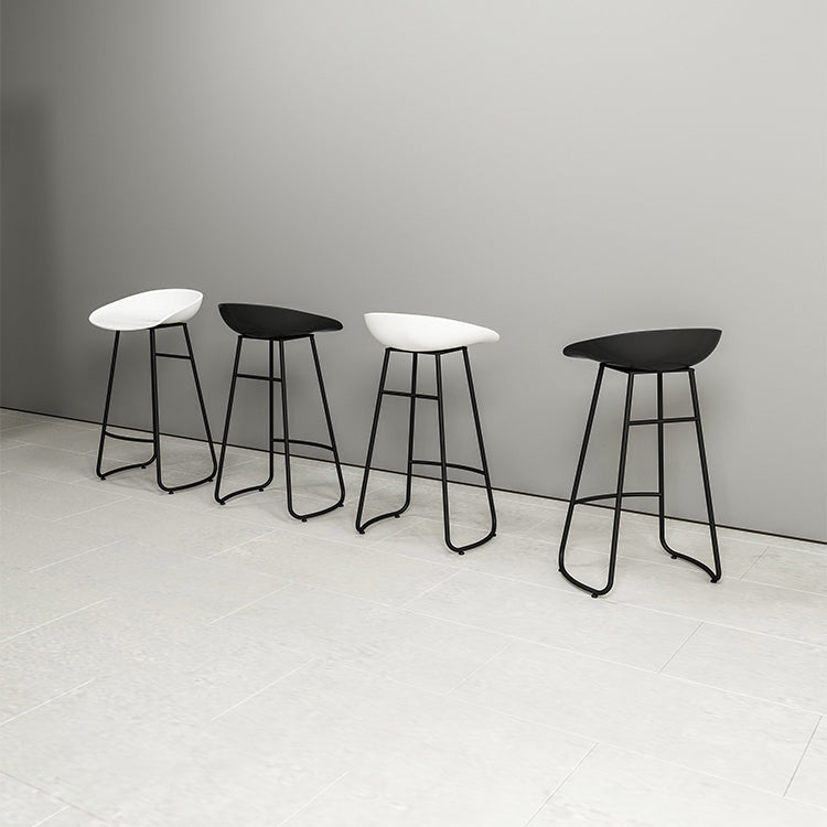 Contemporary Style Bar Stool Plastic Counter Bar Stool with Metal Legs Clearhalo 'Bar Furniture' 'Bar Stools' 'bar_stools' 'furn' 'furn_bar_stools' 'Furniture' 'furniture_bar_stools' 'Kitchen & Dining Furniture' 5457321