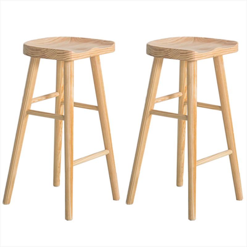 Industriële rechthoek houten balk tafel ingesteld 1/4/5 stukken tegen tafel met rugloze krukken