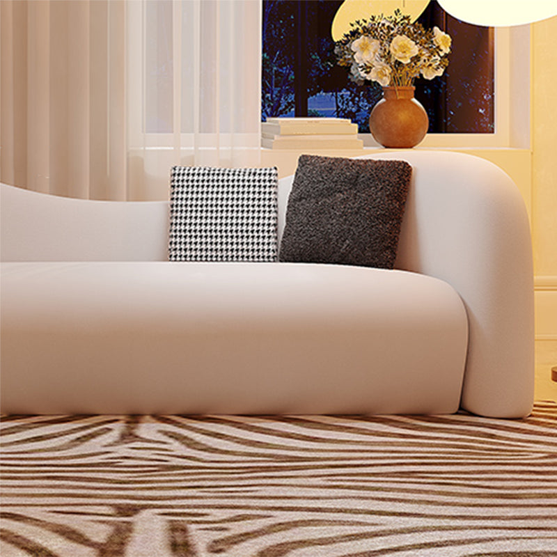 Divano in stile moderno letto curvo curvo con cuscini di spugna riempiti con bracciolo inclinato